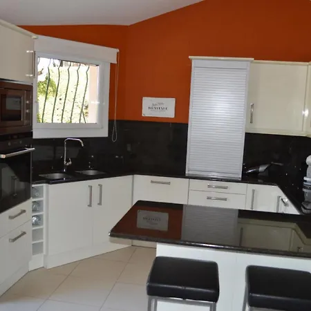 Villa Bright In Maxime With Private Pool